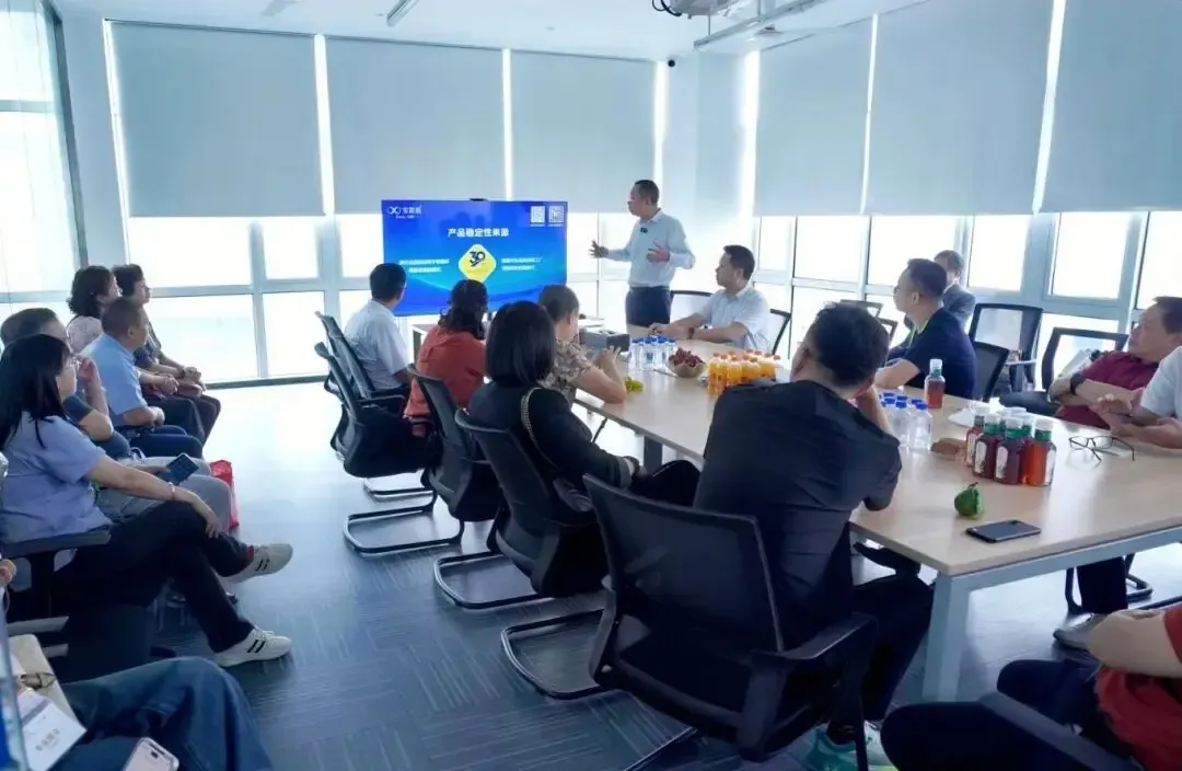 Quản lý Fan của Baosiwei giới thiệu giải pháp in kỹ thuật số bao bì số lượng nhỏ và thiết bị cho các lãnh đạo hiệp hội bao bì