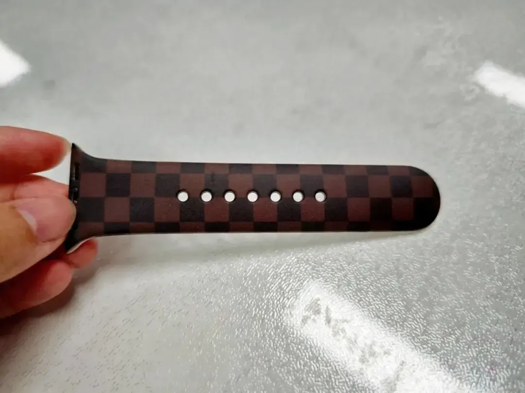 Baosiwei latex digital printing producing eco-friendly, odorless watch bands that are safe for direct skin contact