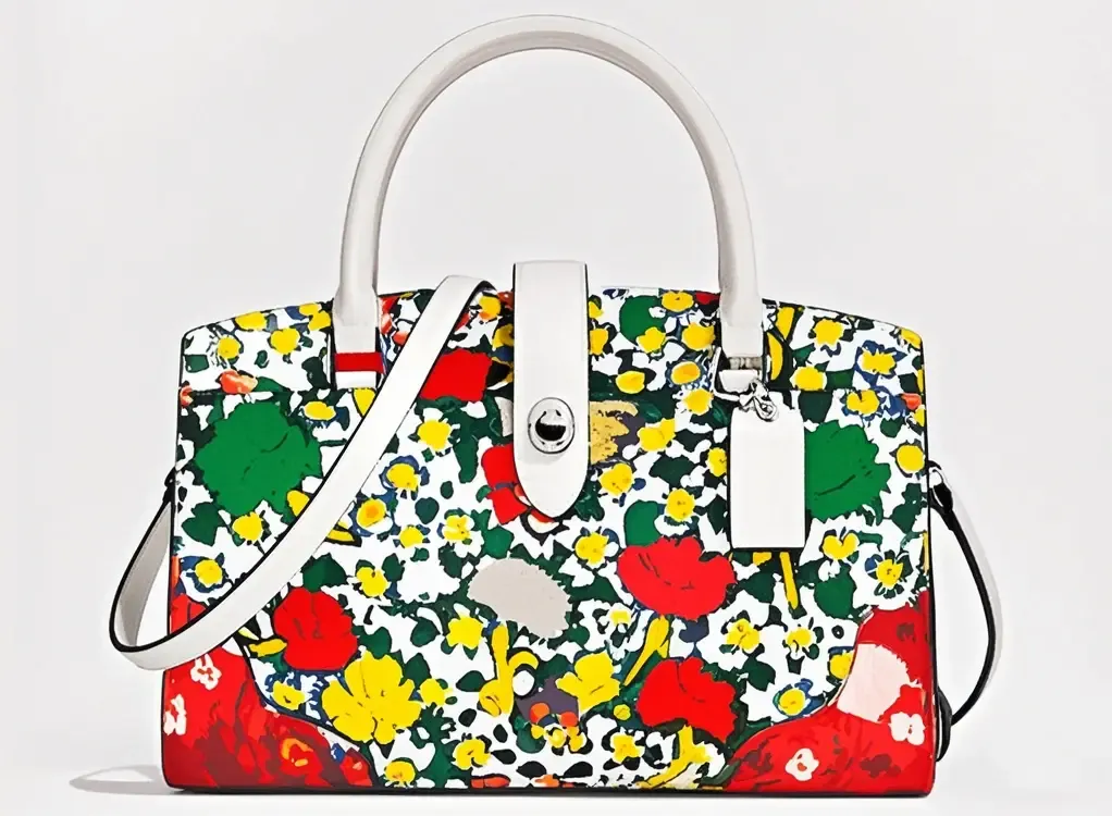 Handbag produced with Baosiwei latex digital printing, featuring rich colors and long-lasting crack-resistant prints