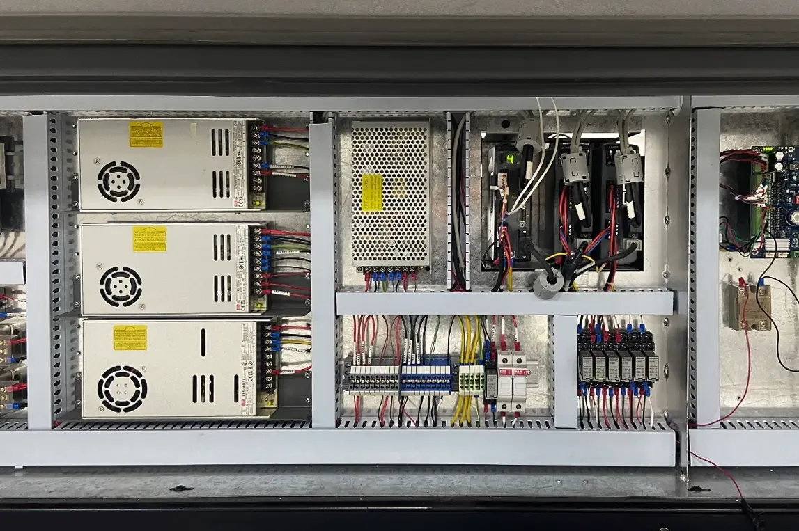 Industrial servo motors with integrated controllers delivering precise X/Y axis motion control for stable, high-resolution printing and advanced industrial automation