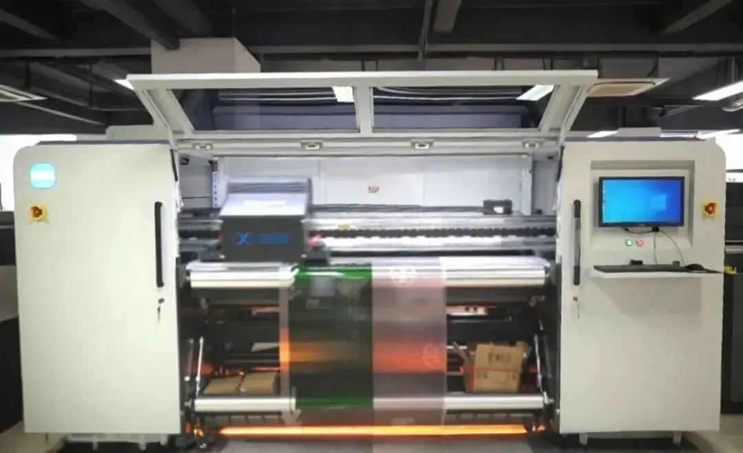 Baosiwei BSW-S1916-E PET film printer sample testing in showroom – real printing environment for PET film digital printing applications